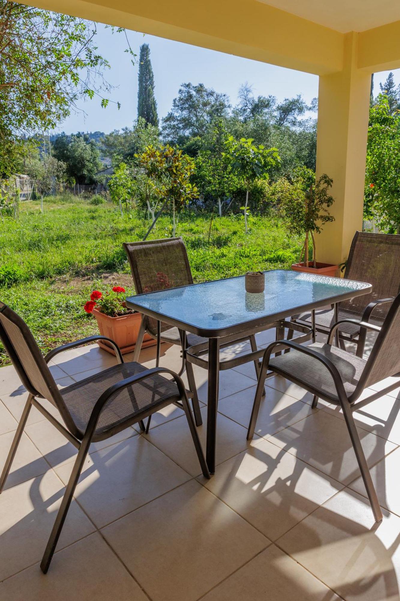Village Pleasure Kouramádes